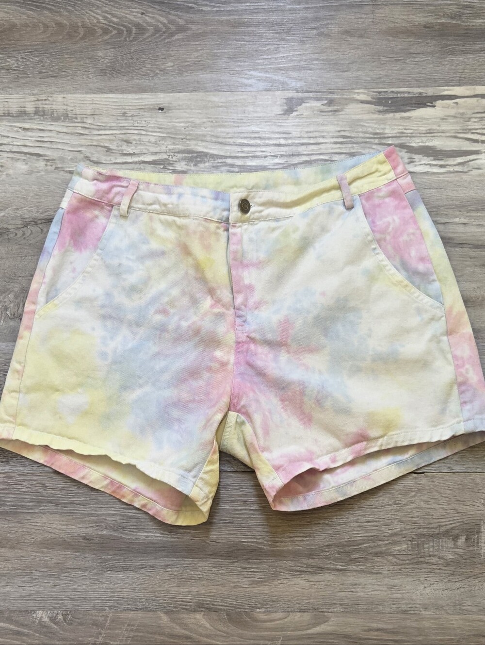 Kori America Tie Dye Shorts 4" Inseam Womens size M